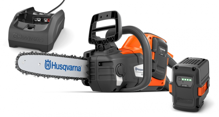 Husqvarna 225i Akkumoottorisaha sis. akun ja laturin ryhmässä Husqvarnan metsä- ja puutarhatuotteet / Husqvarna Moottorisahat / Akkukäyttöiset sahat @ GPLSHOP (9705475-06)