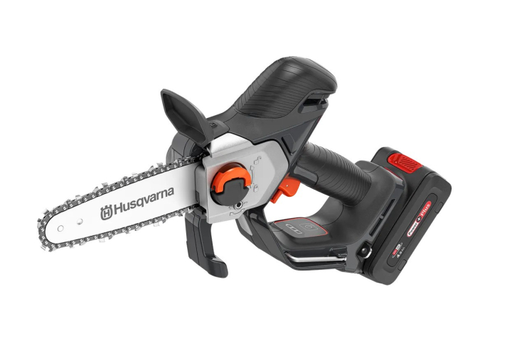 Husqvarna Aspire™ P8X-P4A akkukäyttöinen oksasaha akulla ja laturilla ryhmässä Husqvarnan metsä- ja puutarhatuotteet / Husqvarna Aspire™ / Aspire™ puutarhatyökaluja @ GPLSHOP (9708275-02)