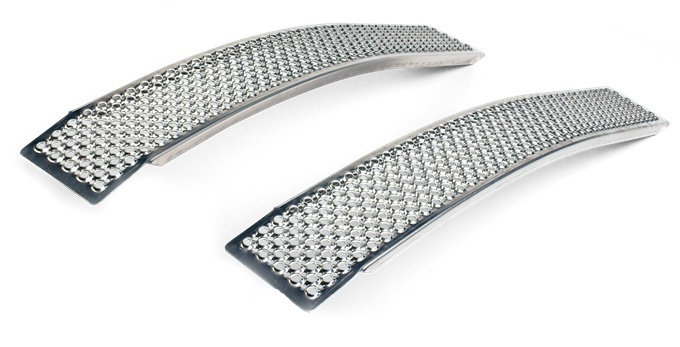 Kaarevat lastausrampit