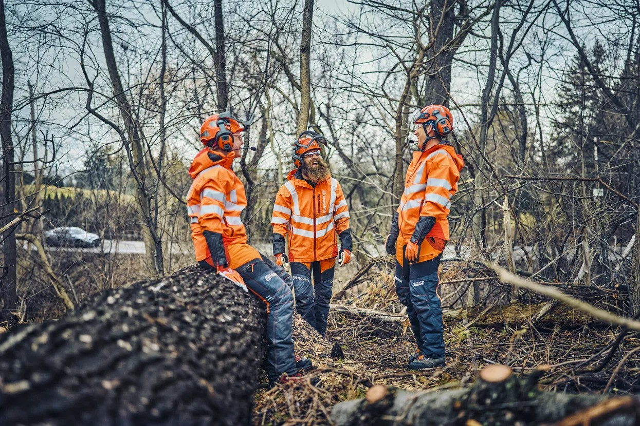 Husqvarna X-COM Active, kypäräkiinnitys