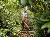 Husqvarna 122LK Ruohotrimmeri Husqvarna 122LK Ruohotrimmeri