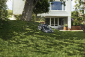 Husqvarna Automower® 320 Nera rajalangattomalla teknologialla Husqvarna Automower® 320 Nera rajalangattomalla teknologialla