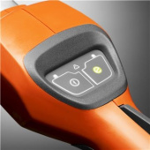 Husqvarna 215iHD45 + 2,0 Ah akku & C80 Akkukäyttöinen pensasleikkuri Husqvarna 215iHD45 + 2,0 Ah akku & C80 Akkukäyttöinen pensasleikkuri