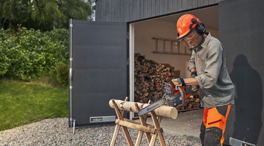 Husqvarna 225i Akkumoottorisaha sis. akun ja laturin