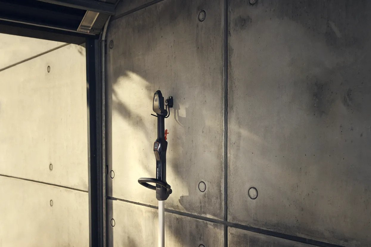 Husqvarna Aspire™ T28 + B45(2.5Ah) & C70