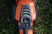 Husqvarna 542i XP® sisältää akun ja laturin Husqvarna 542i XP® sisältää akun ja laturin