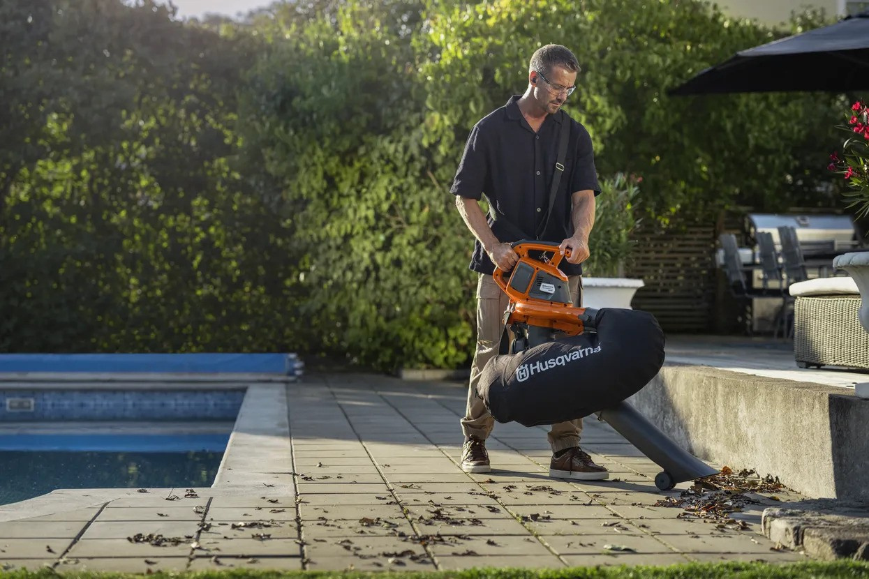 Husqvarna 120iBV Akkukäyttöinen Puhallin + B140 & C80