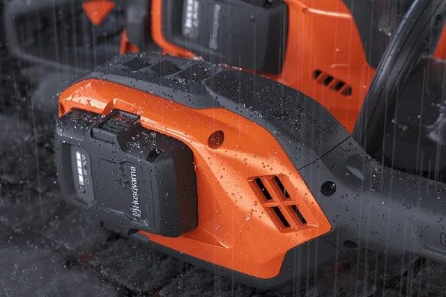 Husqvarna 525iHE4 Akkukäyttöisen Pensasleikkuri