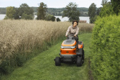 Husqvarna TS 215T puutarhatraktori Husqvarna TS 215T puutarhatraktori