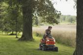Husqvarna TS 215T puutarhatraktori Husqvarna TS 215T puutarhatraktori