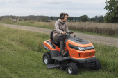 Husqvarna TS 215T puutarhatraktori Husqvarna TS 215T puutarhatraktori