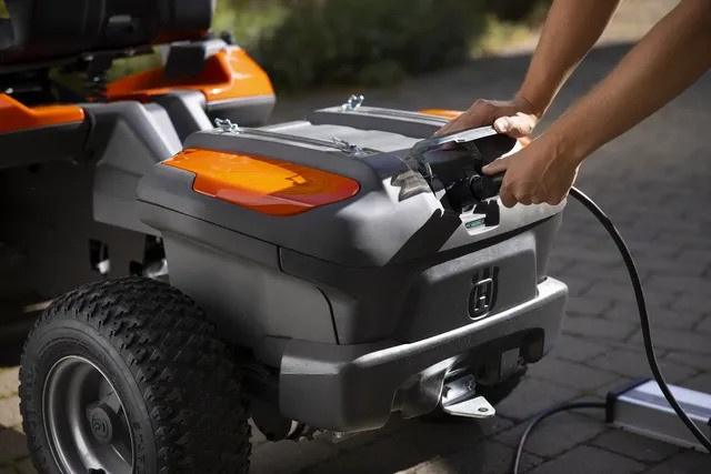 Husqvarna Rider 200iX AWD