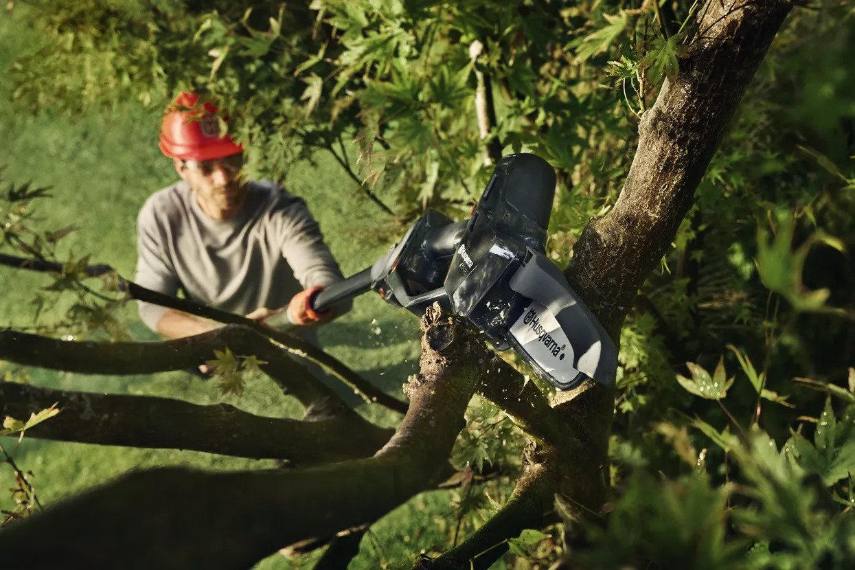 Husqvarna Aspire™ PE5 sis. akun ja laturin
