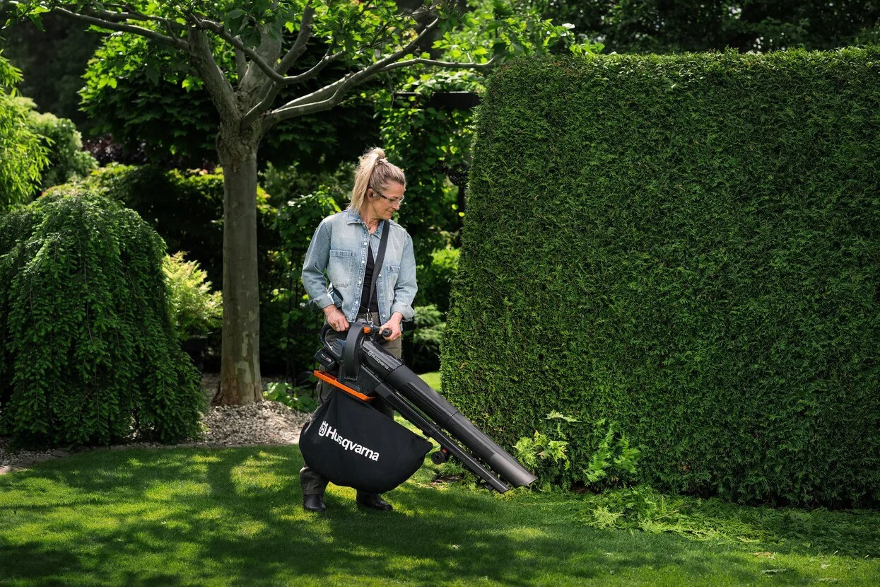 Husqvarna Aspire™ BVX-P4A akun ja laturin kanssa