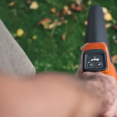 Husqvarna 335iB ilman akkua ja laturia Husqvarna 335iB ilman akkua ja laturia