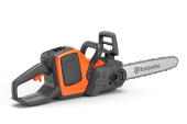 Husqvarna 230i akkukäyttöinen moottorisaha akulla ja laturilla Husqvarna 230i akkukäyttöinen moottorisaha akulla ja laturilla