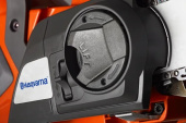 Husqvarna 230i akkukäyttöinen moottorisaha akulla ja laturilla Husqvarna 230i akkukäyttöinen moottorisaha akulla ja laturilla
